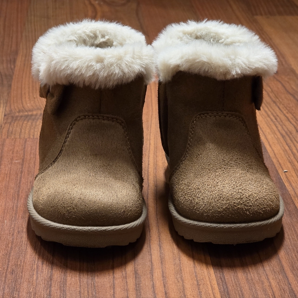 EUC Wonder Nation Brown Kids Boots with Cream Fur